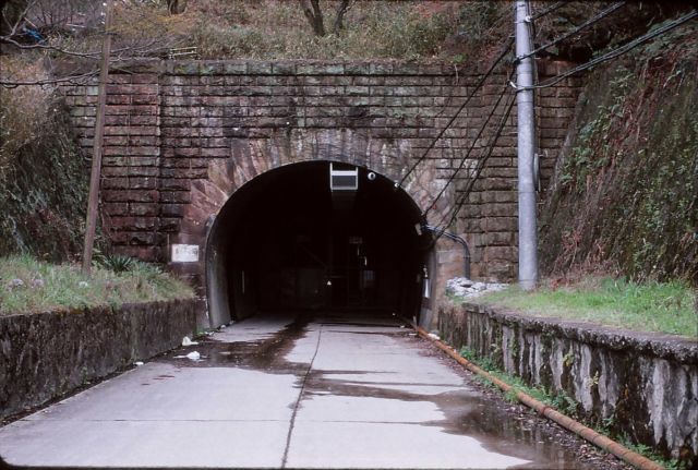 大阪最強危険心霊スポット③労働者が生き埋めに、旧生駒トンネル