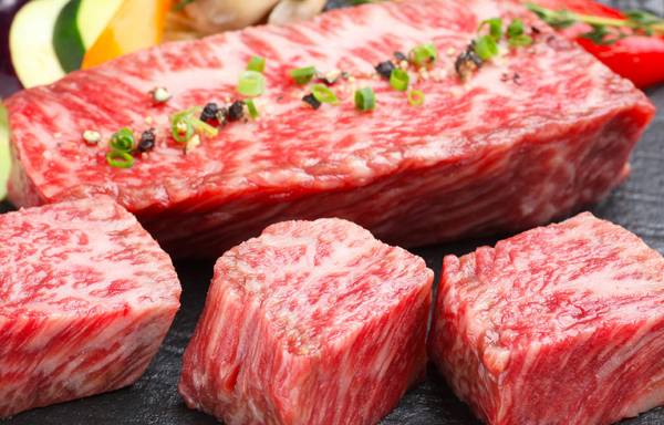 札幌ステーキランキング⑨黒毛和牛の賽の目ステーキを個室で「賽（さい）」