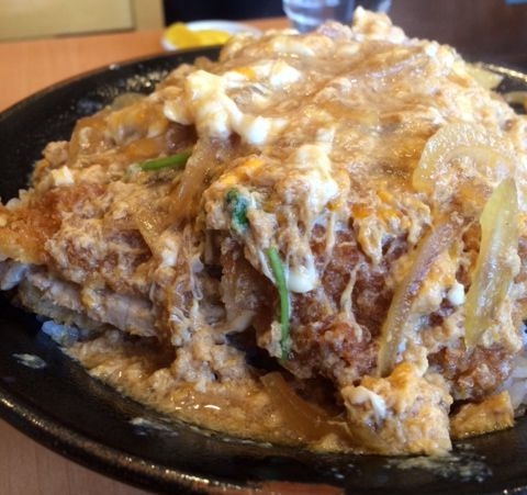 奈良県超大盛りデカ盛りグルメ⑦とにかくすごいボリュームのカツ丼！とんよし