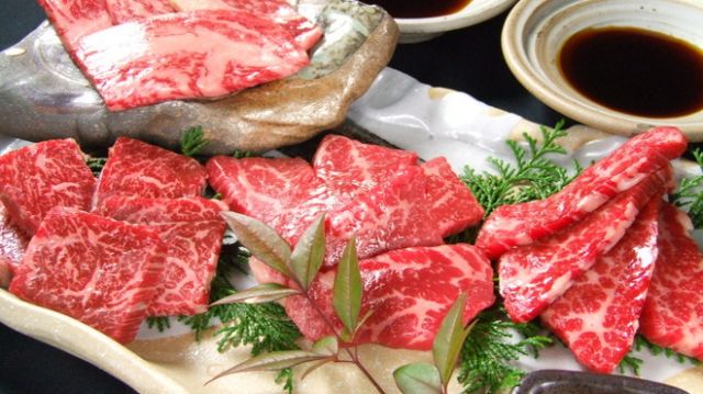 神戸牛焼肉ランキング⑩神戸牛の雌牛専門“炭火焼肉ごえ門“