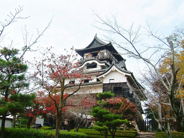 犬山観光スポットランキング①現存する日本最古の天守閣「国宝犬山城」