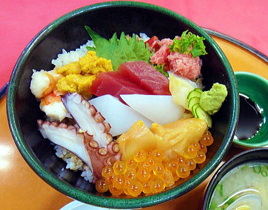 天草海鮮丼ランキング⑧昔から地域に愛されてきた老舗のお店「いけす料理 ふくずみ」