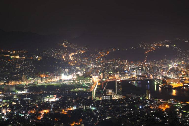 長崎県夜景ランキング①長崎の夜景を鑑賞するならまずはここに！稲佐山