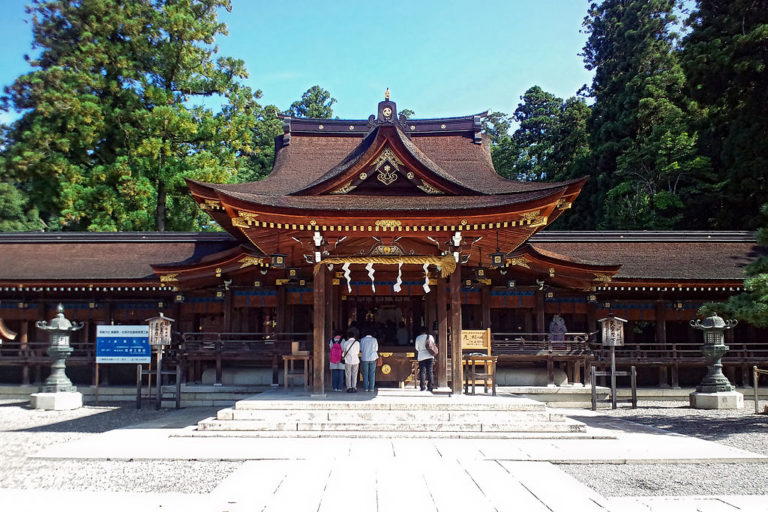 滋賀県パワースポットランキング①滋賀で最も有名な厄除けの神様「多賀神社」