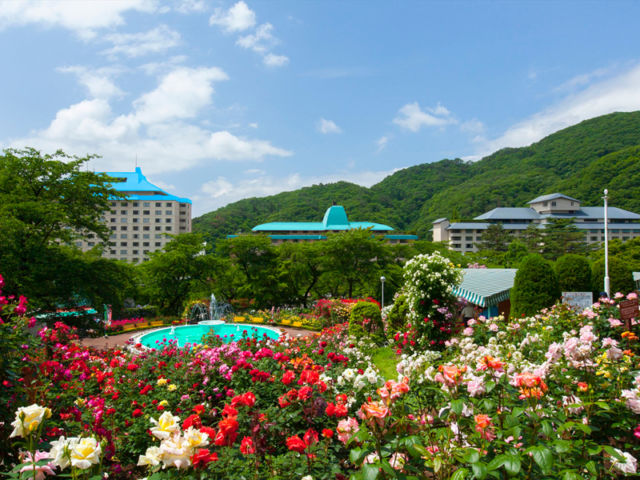 岩手県花巻の観光スポットランキング③色とりどりのバラに魅了される「花巻温泉バラ園」