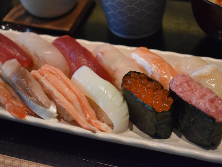 上越海鮮丼ランキング③店主が直接魚を仕入れるオシャレな寿司屋！「SUSHI　DINING漣」