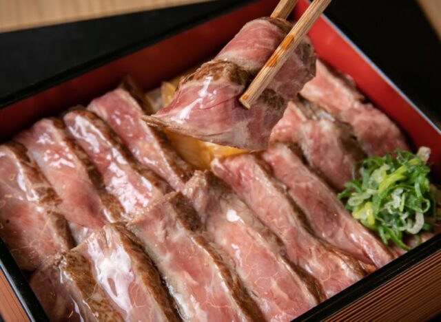 奈良駅弁ランキング⑧うま味たっぷりのお肉が絶品！ビフテキ重