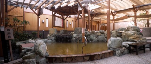 広島日帰り温泉ランキング①まるで温泉旅行に来た気分になれる！塩屋天然温泉ほの湯楽々園